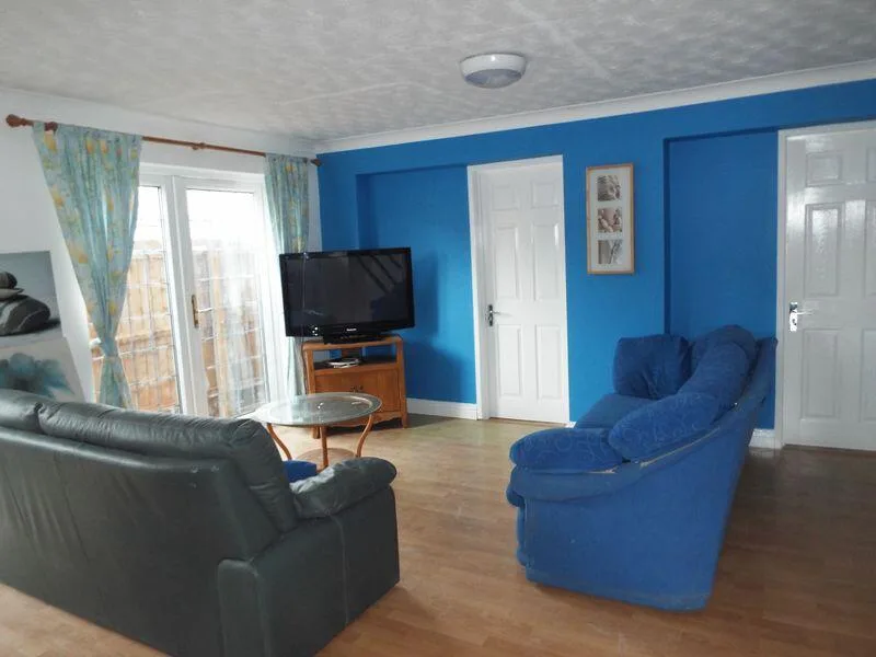 5 bedroom terraced house for rent