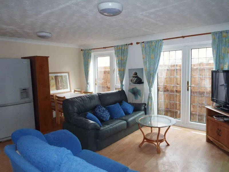 5 bedroom terraced house for rent