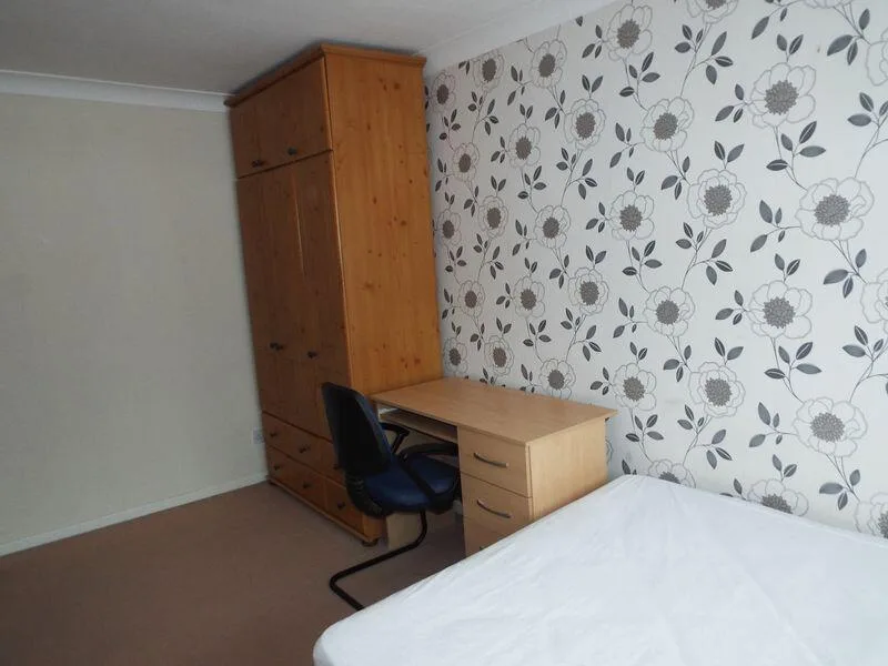 5 bedroom terraced house for rent