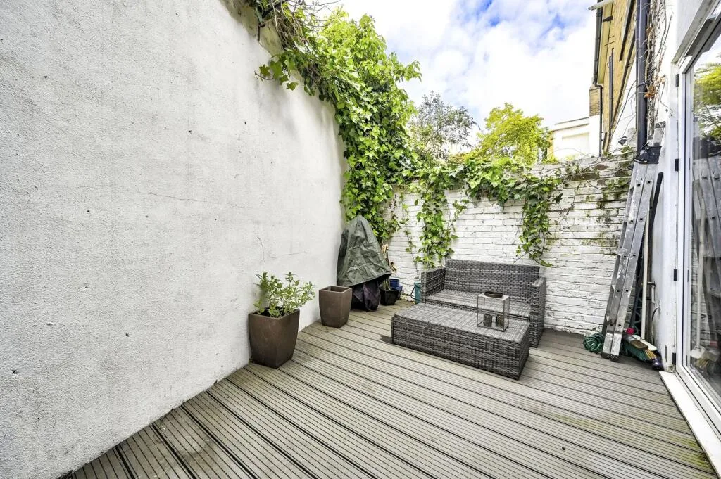 2 bedroom terraced house for rent