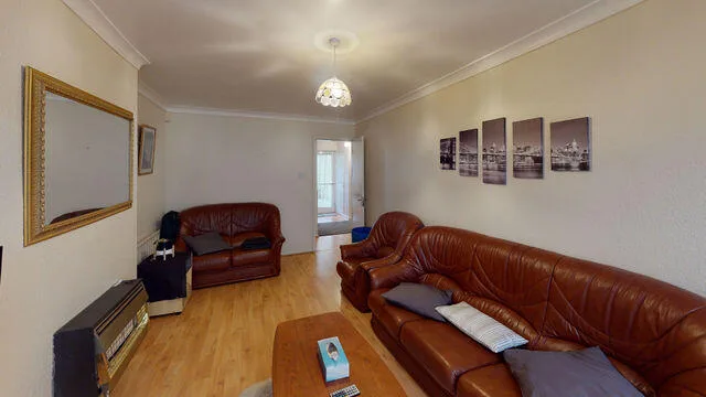 4 bedroom semi-detached house for rent