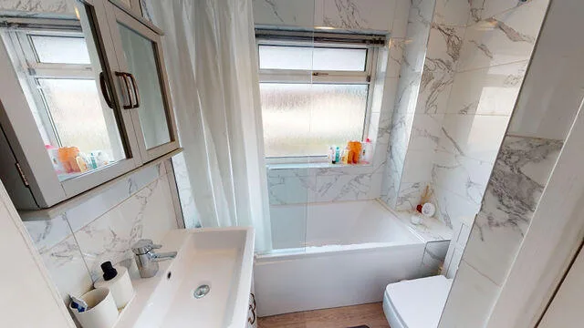 4 bedroom semi-detached house for rent