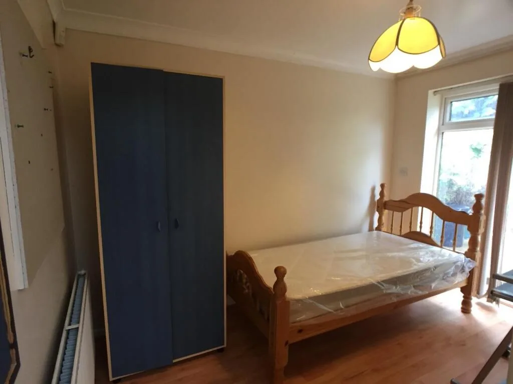 4 bedroom semi-detached house for rent