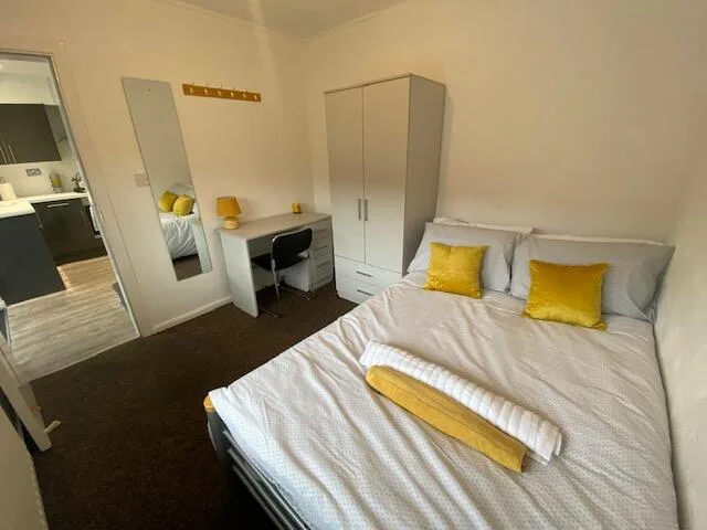 5 bedroom house for rent