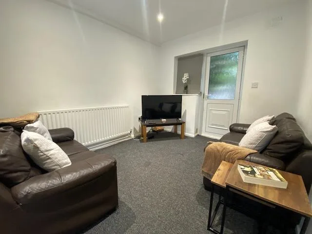 5 bedroom house for rent
