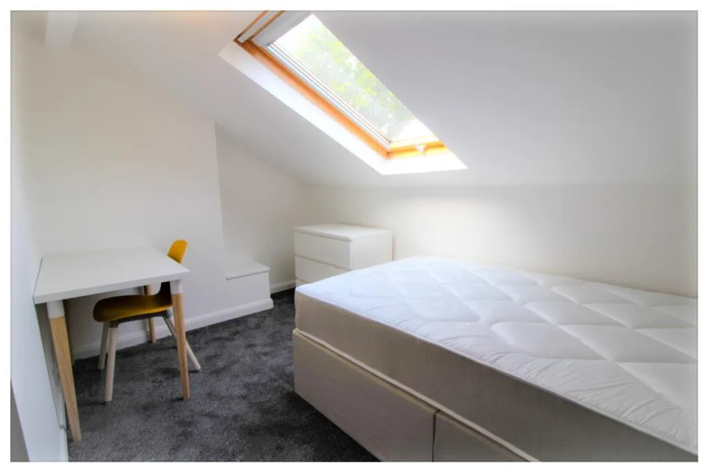 6 bedroom house for rent