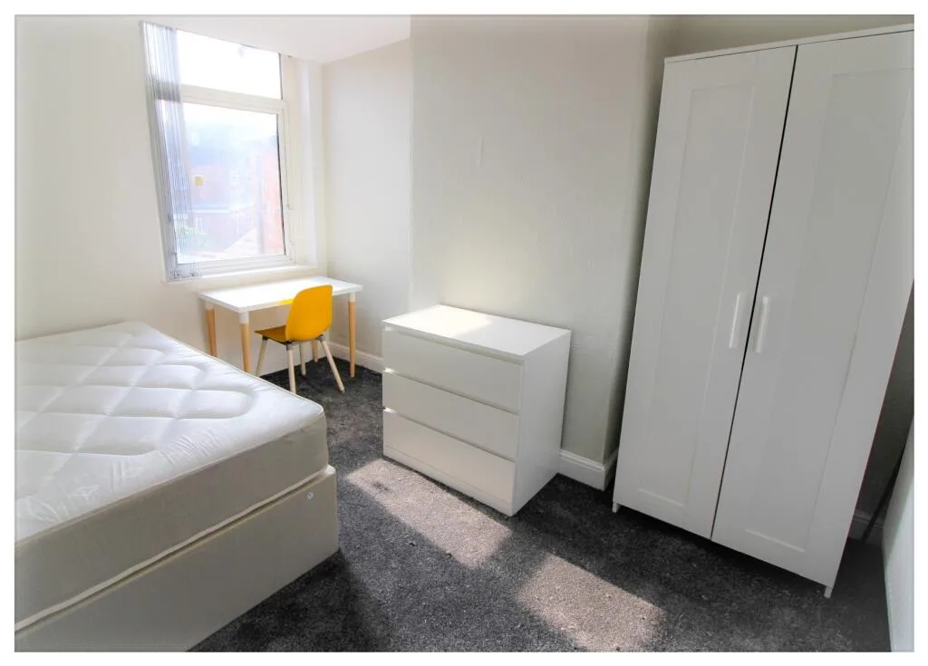 6 bedroom house for rent