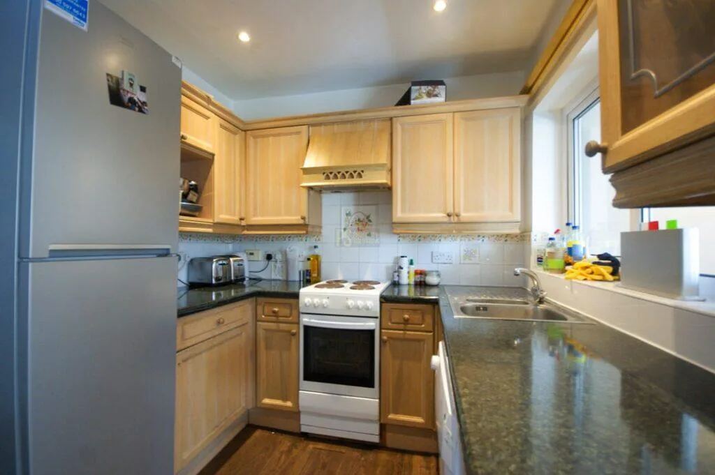 5 bedroom terraced house for rent