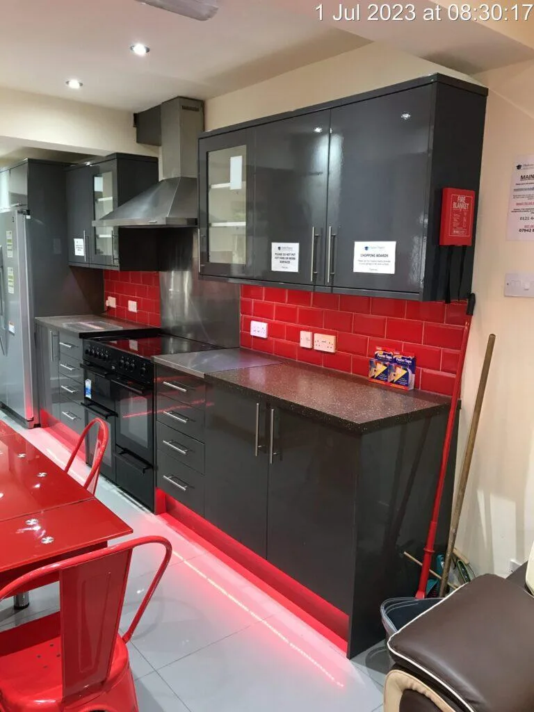 5 bedroom terraced house for rent
