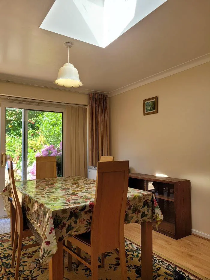 5 bedroom semi-detached house for rent