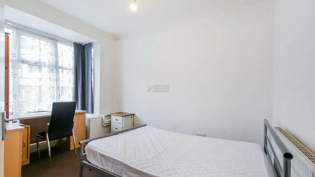 5 bedroom terraced house for rent