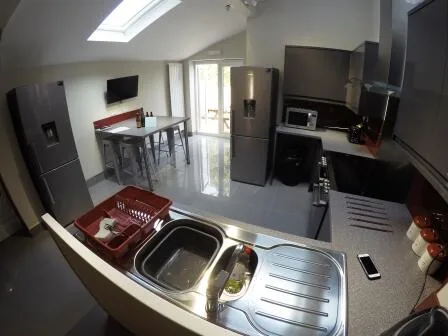 6 bedroom house for rent