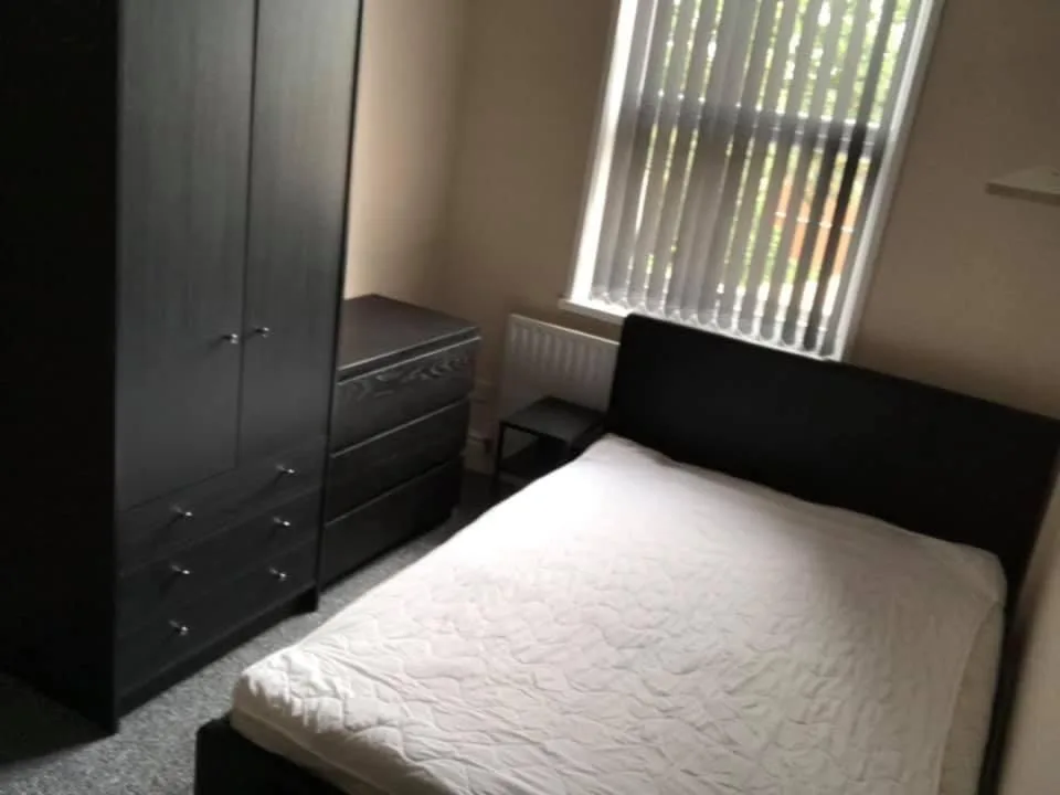 6 bedroom house for rent
