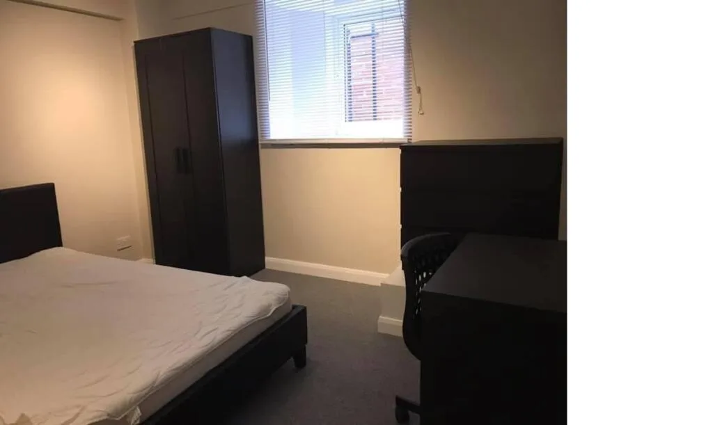 6 bedroom house for rent