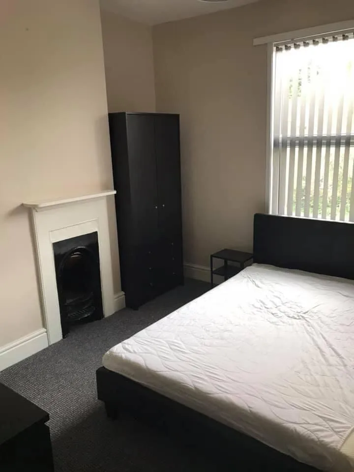 6 bedroom house for rent