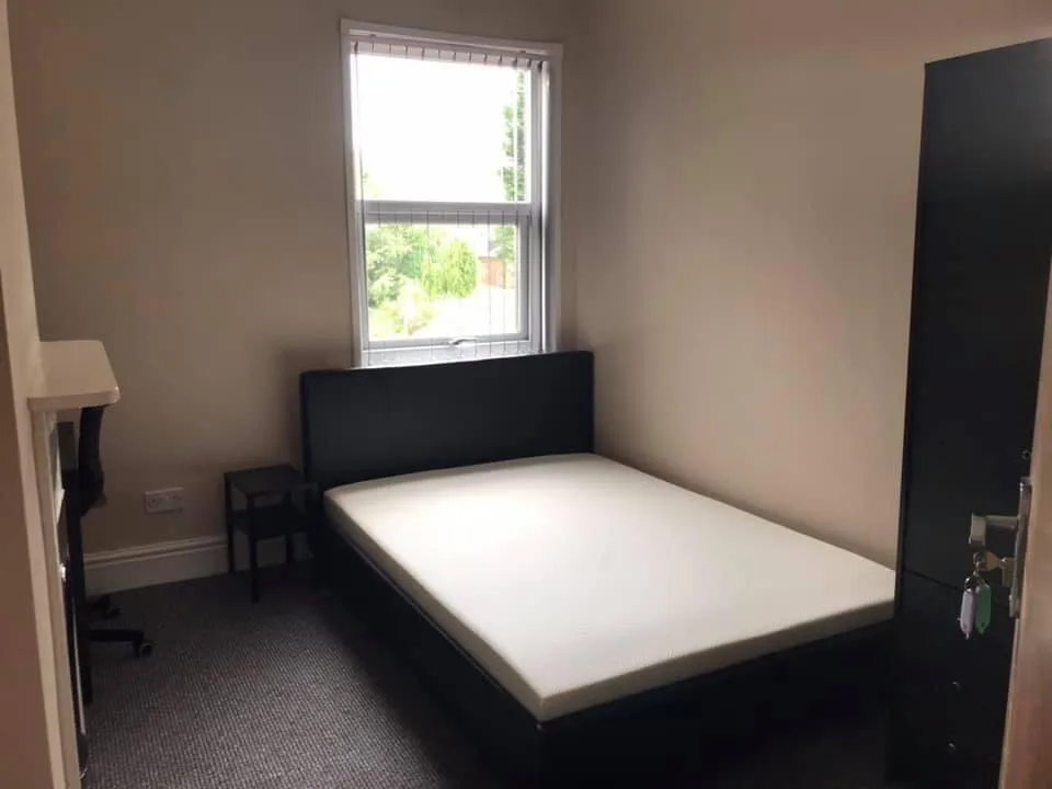 6 bedroom house for rent