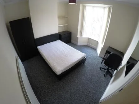 6 bedroom house for rent