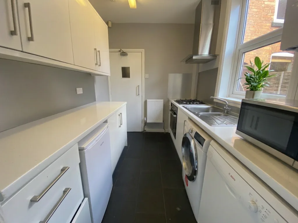 5 bedroom house for rent