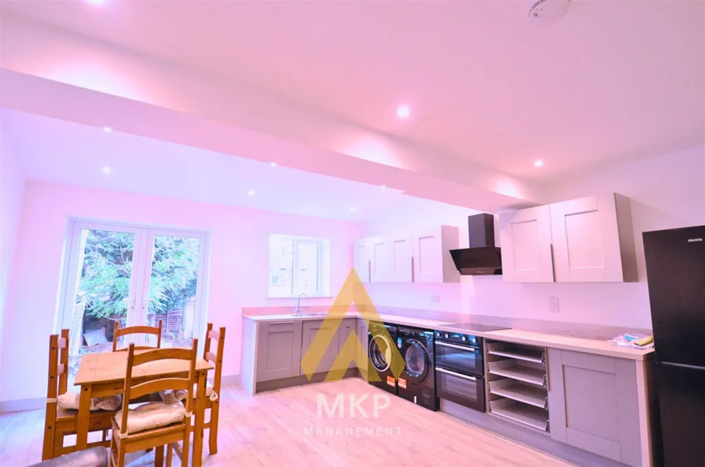 4 bedroom terraced house for rent