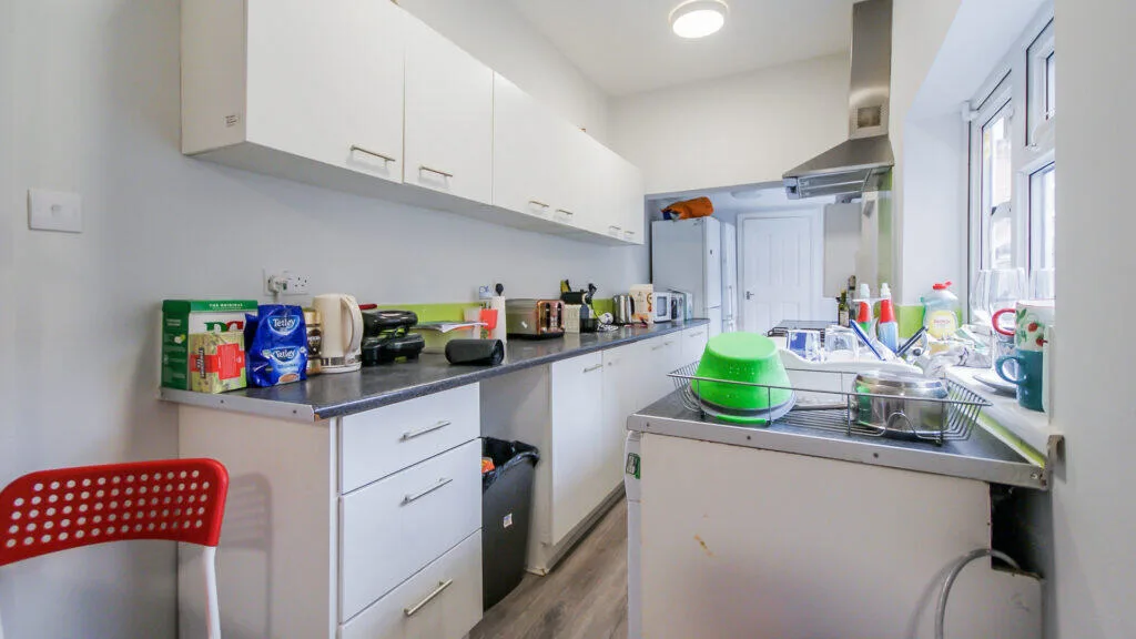 5 bedroom terraced house for rent