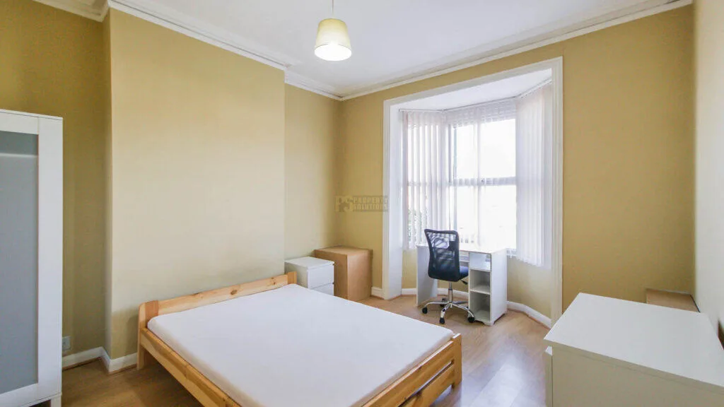 5 bedroom terraced house for rent