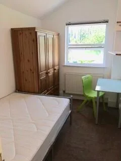 6 bedroom house for rent