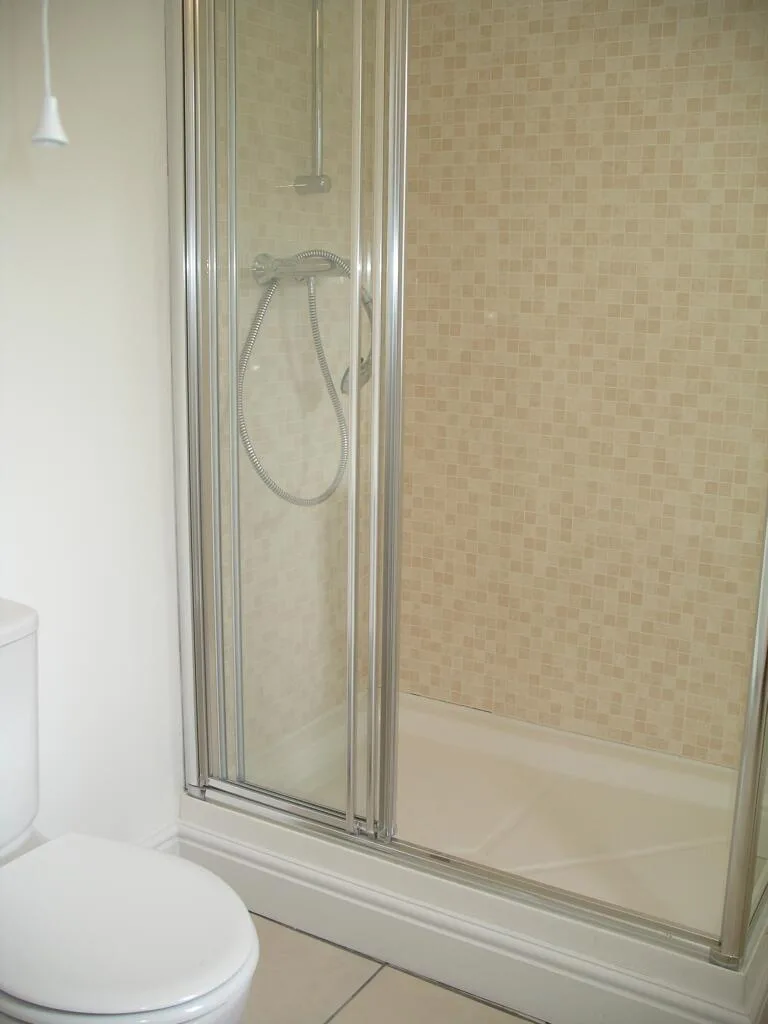 6 bedroom house for rent