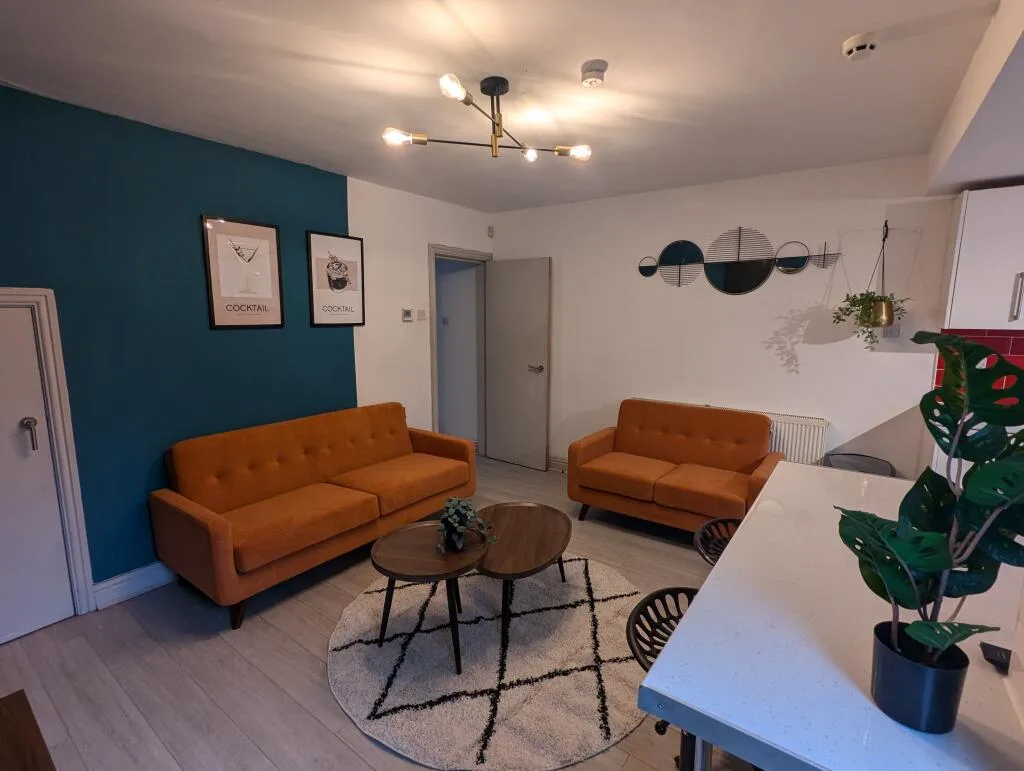 6 bedroom house for rent