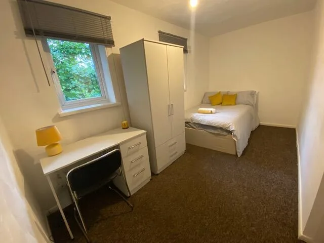 5 bedroom house for rent