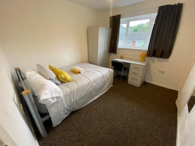 5 bedroom house for rent