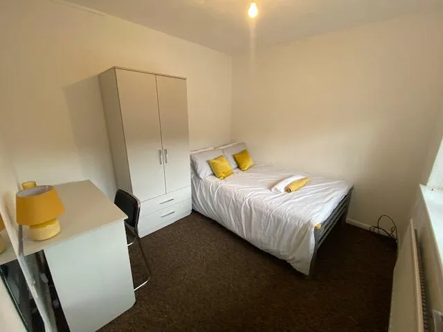 5 bedroom house for rent