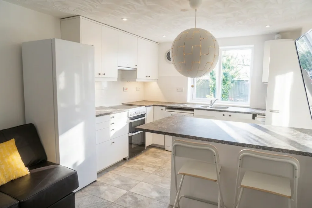 6 bedroom house for rent