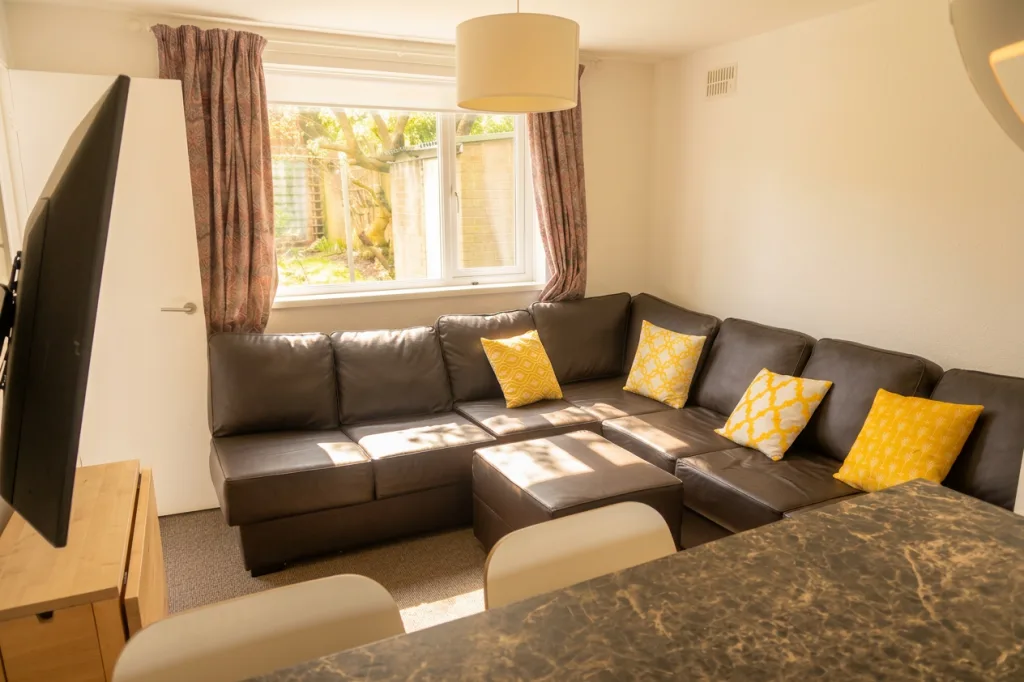 6 bedroom house for rent