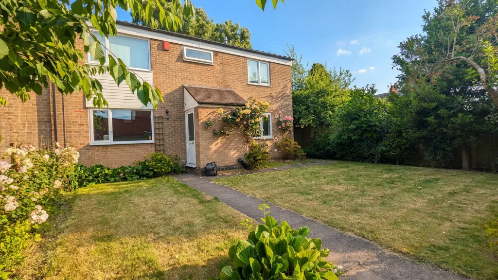 6 bedroom house for rent