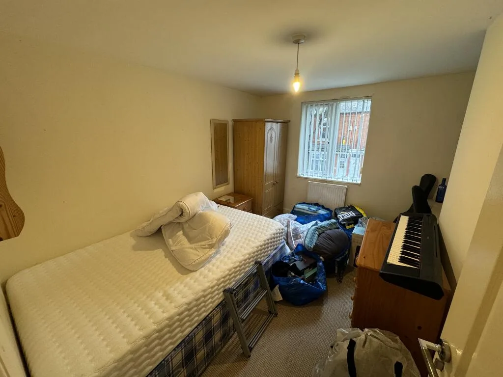 6 bedroom house for rent