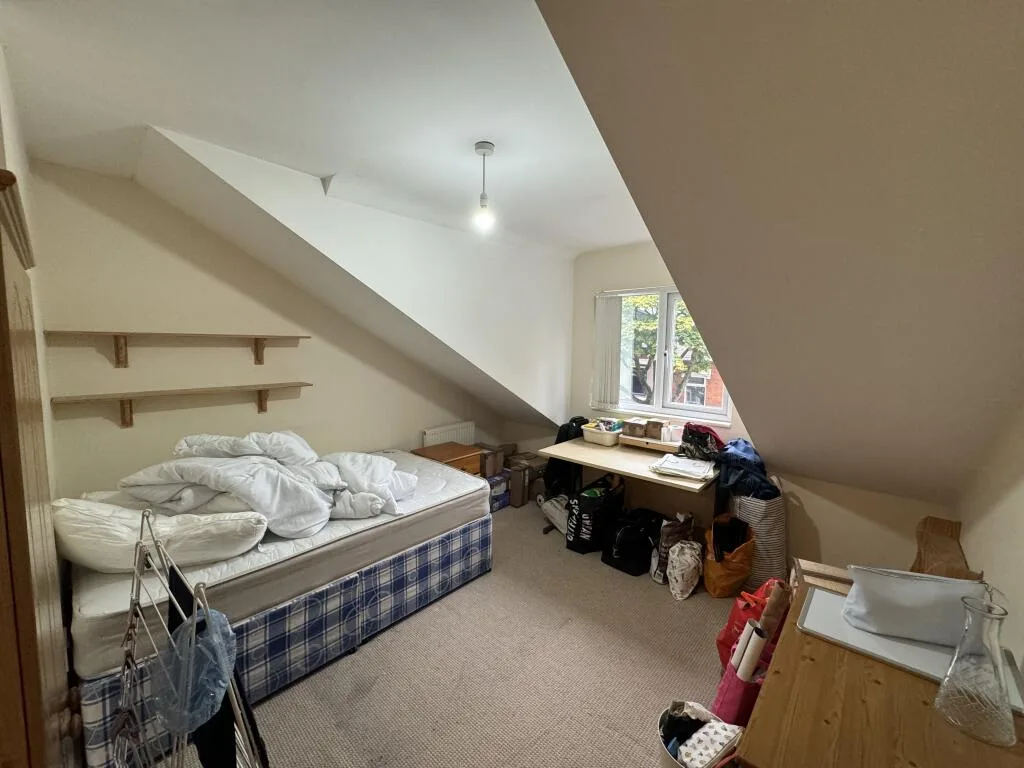6 bedroom house for rent
