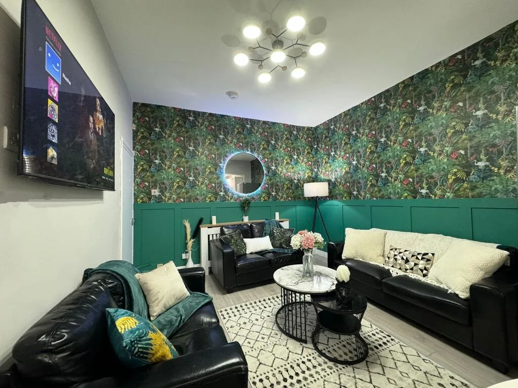 8 bedroom house for rent