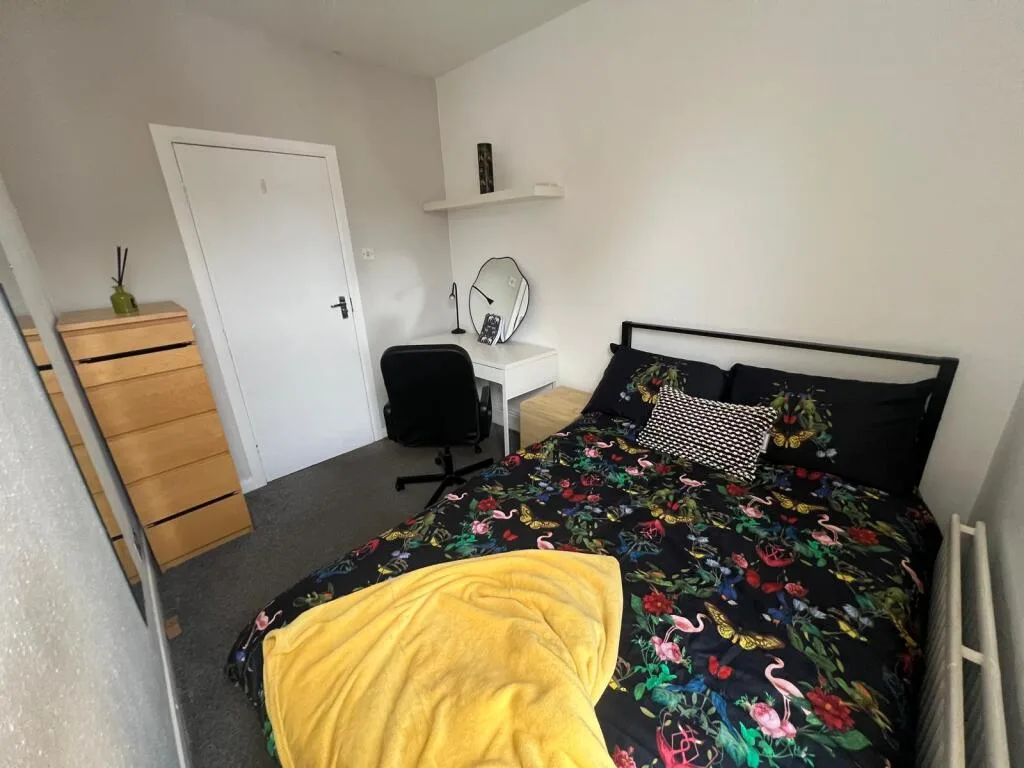 8 bedroom house for rent