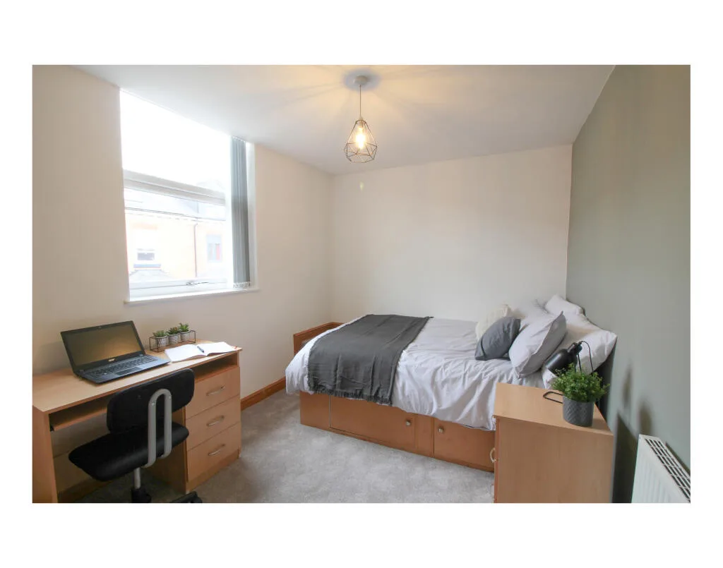 6 bedroom house for rent