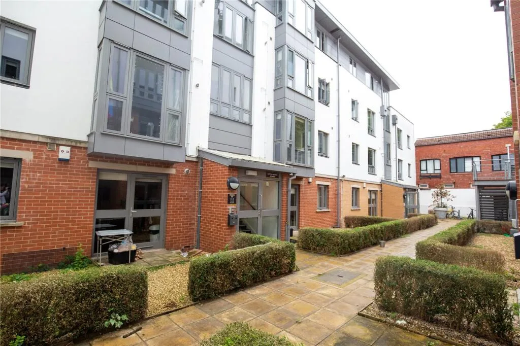 4 bedroom apartment for rent