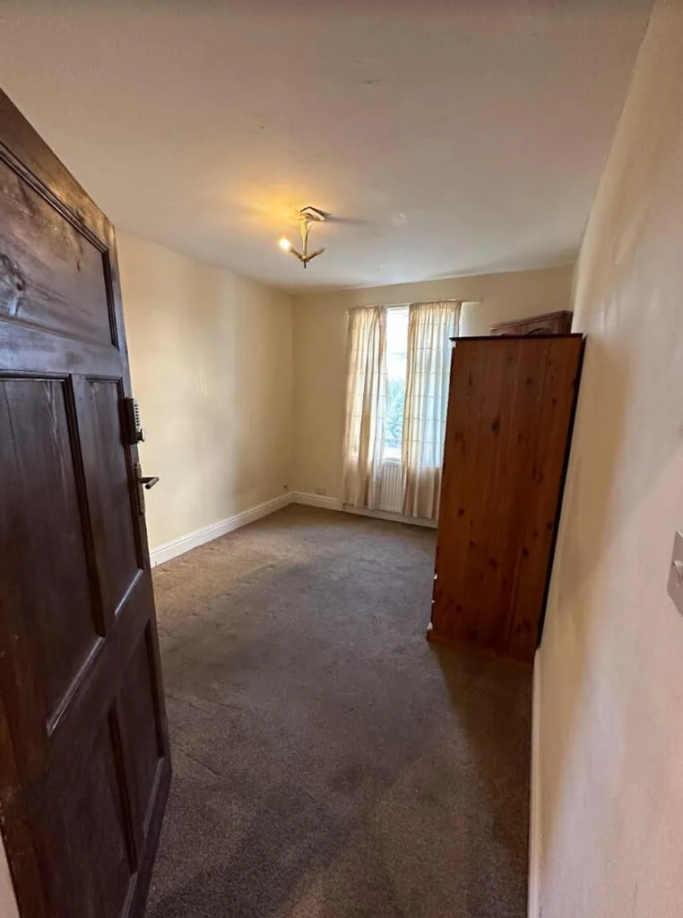 6 bedroom house for rent