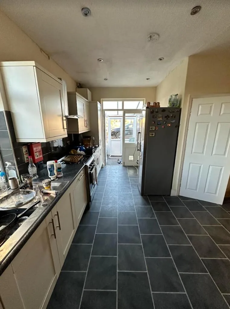 6 bedroom house for rent