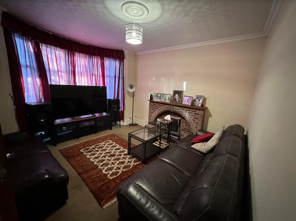 6 bedroom house for rent
