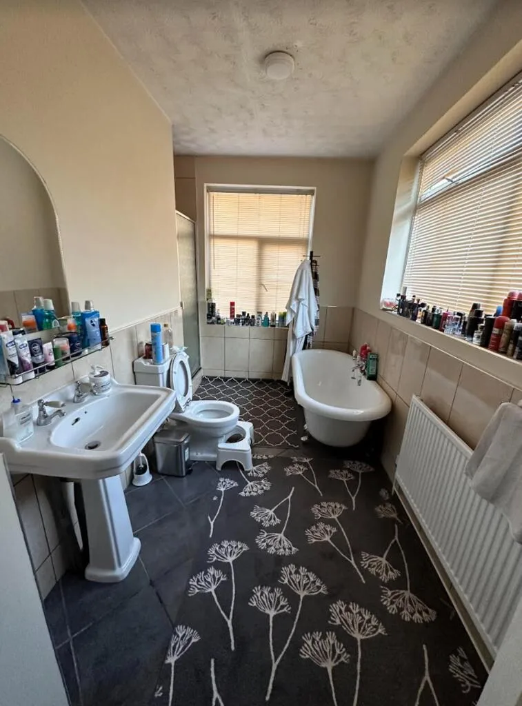 6 bedroom house for rent