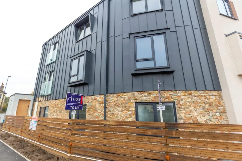 6 bedroom apartment for rent