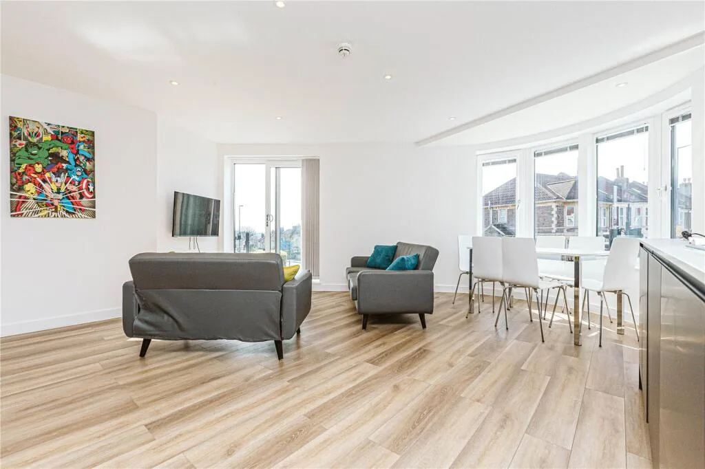 6 bedroom apartment for rent