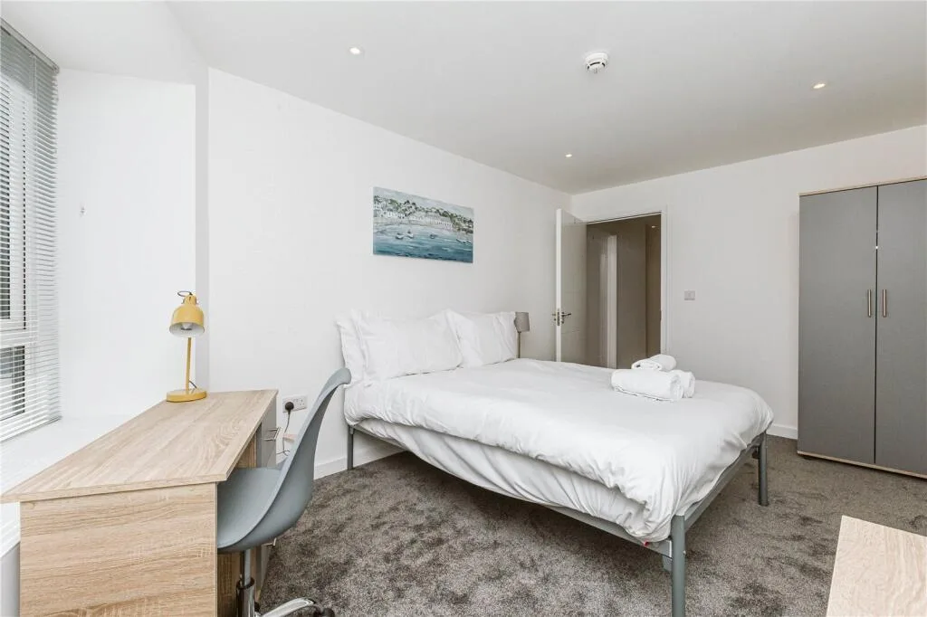 6 bedroom apartment for rent