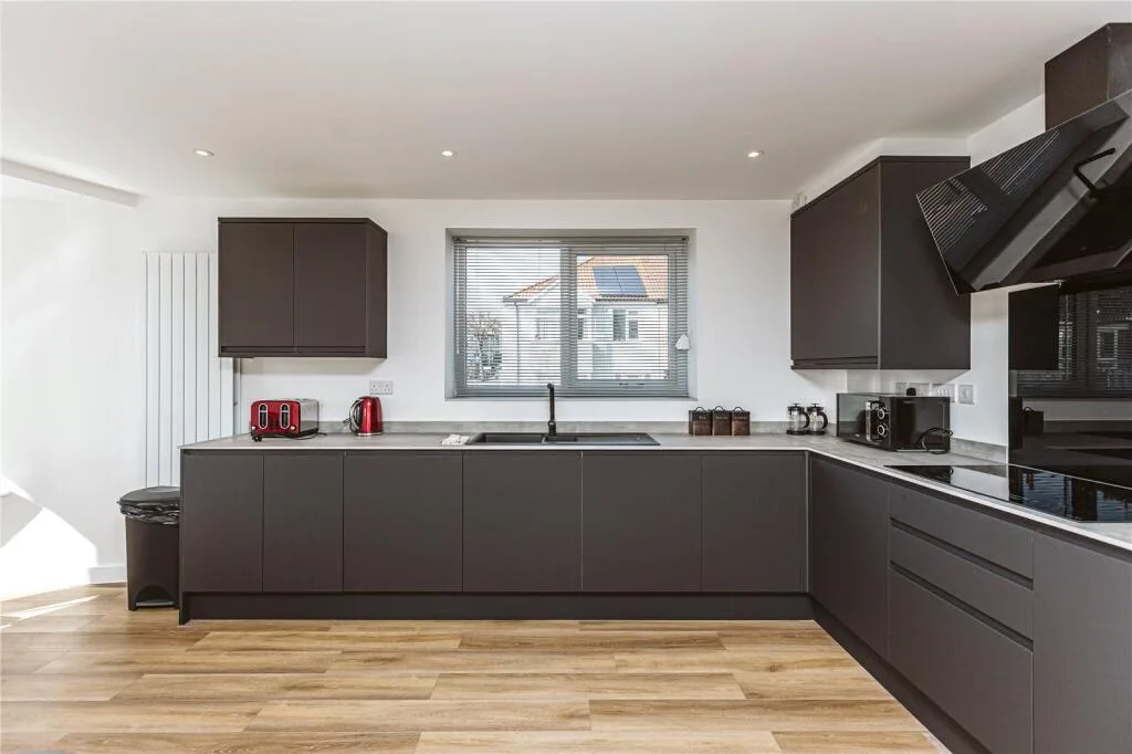 6 bedroom apartment for rent