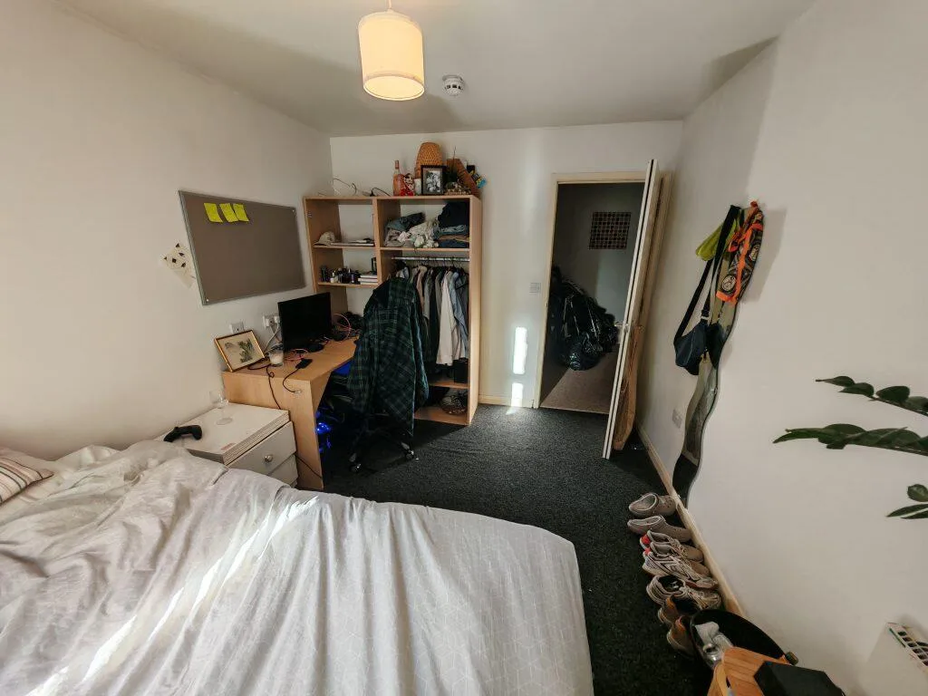 6 bedroom house for rent
