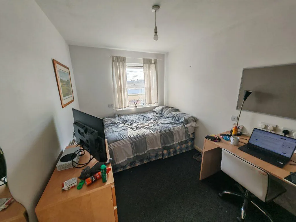 6 bedroom house for rent